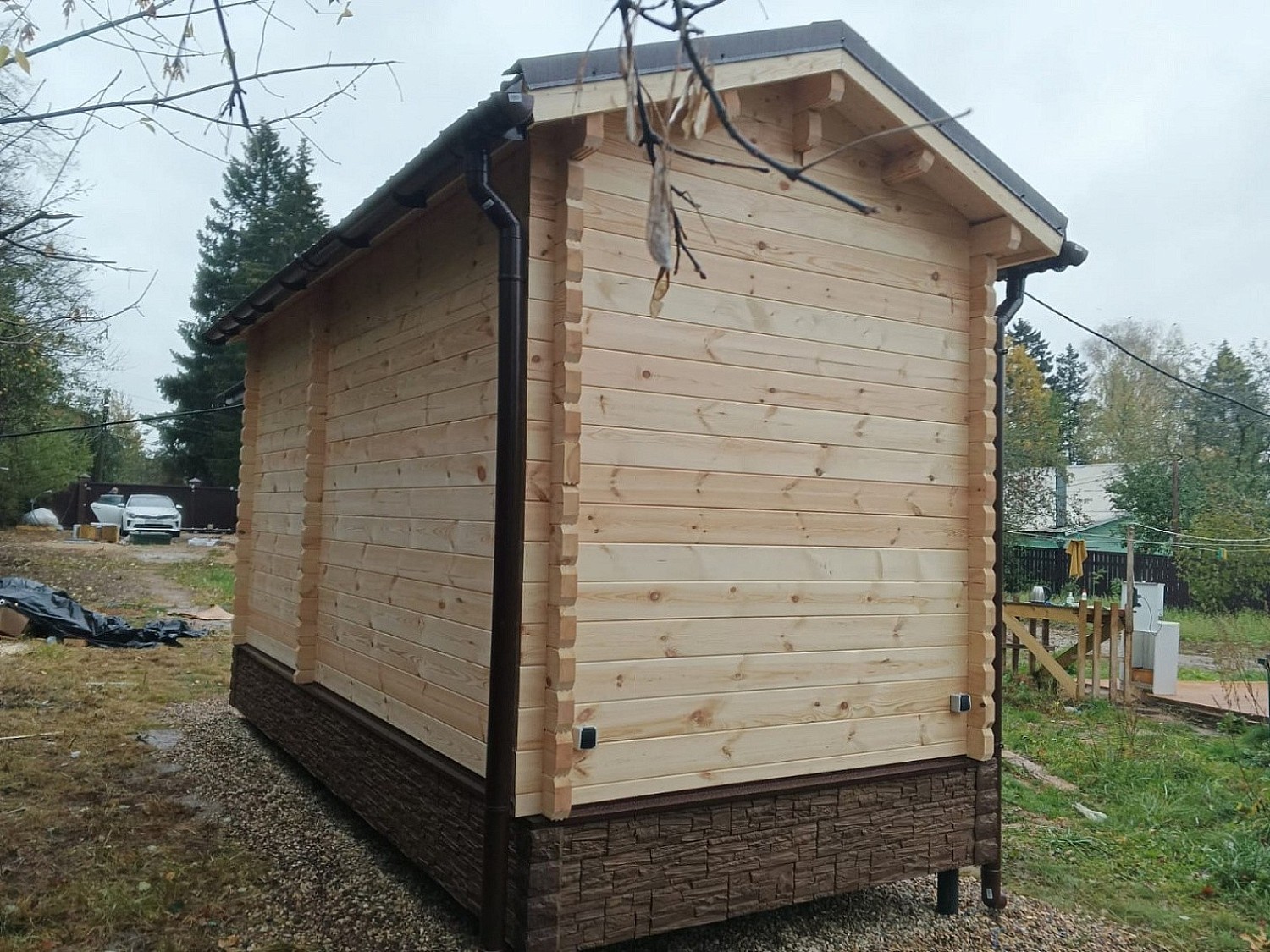 Аккуратный хозблок для дачи 5х2,3
